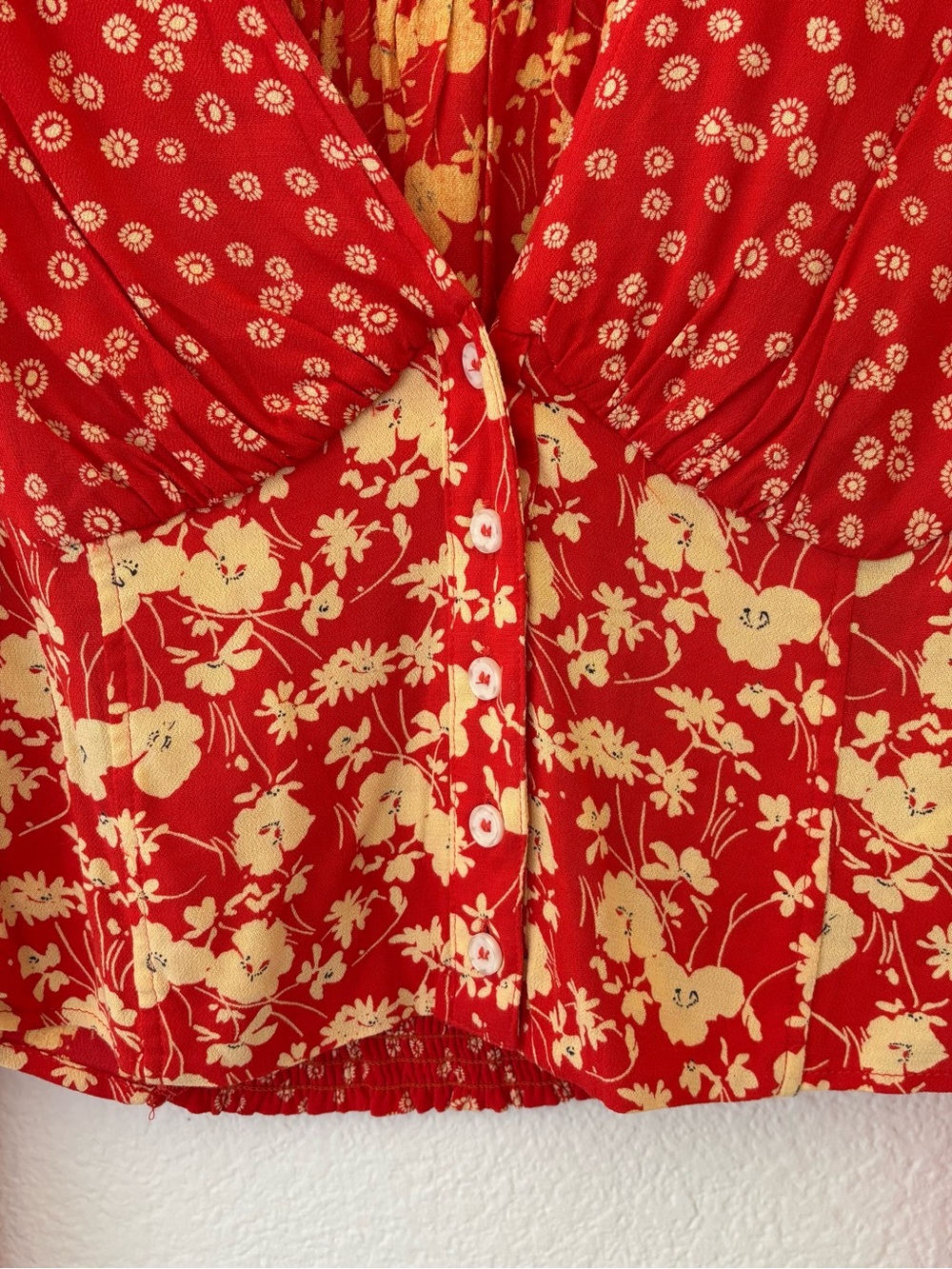 Free People lady bohemian red floral bell sleeve top size medium - Picture 3 of 8
